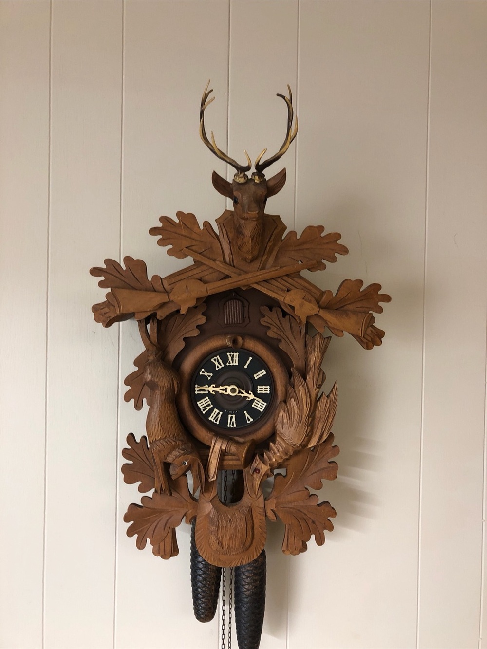E Schmeckenbecher 1970 Black Forest 8 Day Cuckoo Clock Deer Rabbit Pheasant Guns